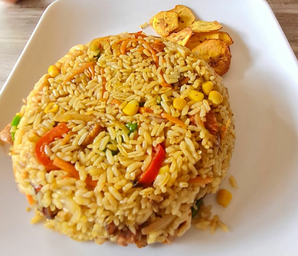 Arroz con pollo y verduras