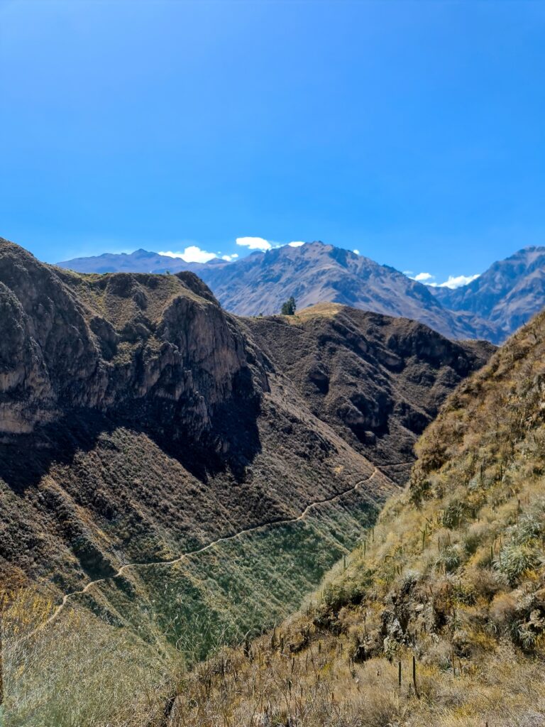 Kanion colca w Peru - pejzaż górski