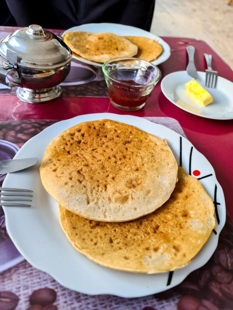 Śniadanie w llahuar lodge - pancakes