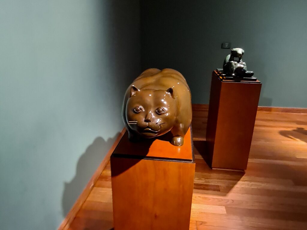 Eksponat kota z muzeum Botero w Bogocie