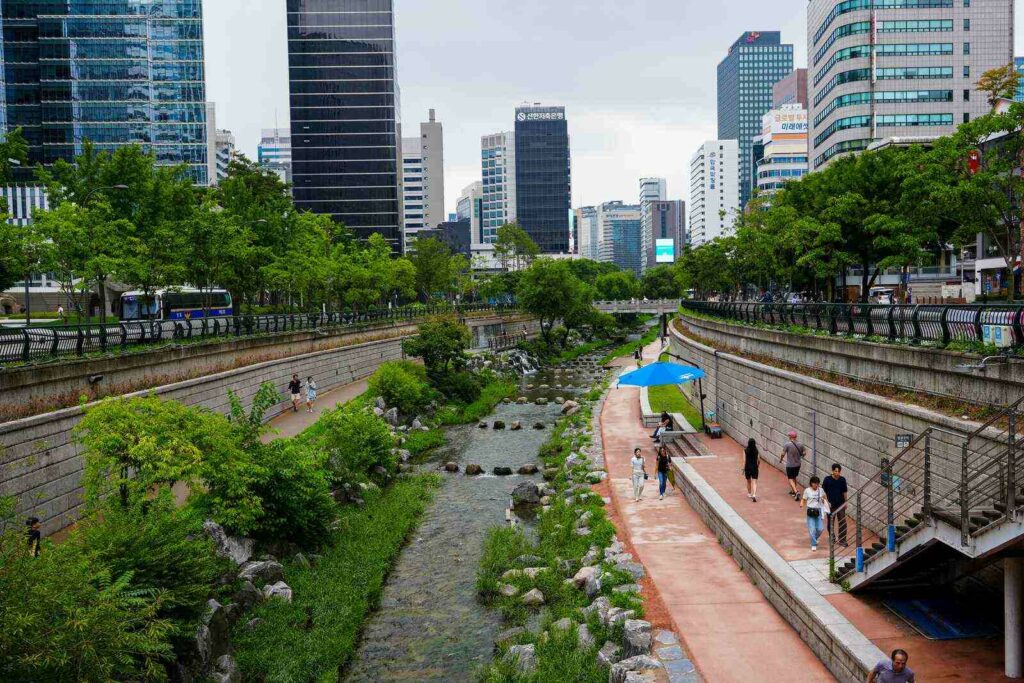 Panorama Cheonggyechon Stream, Seul.