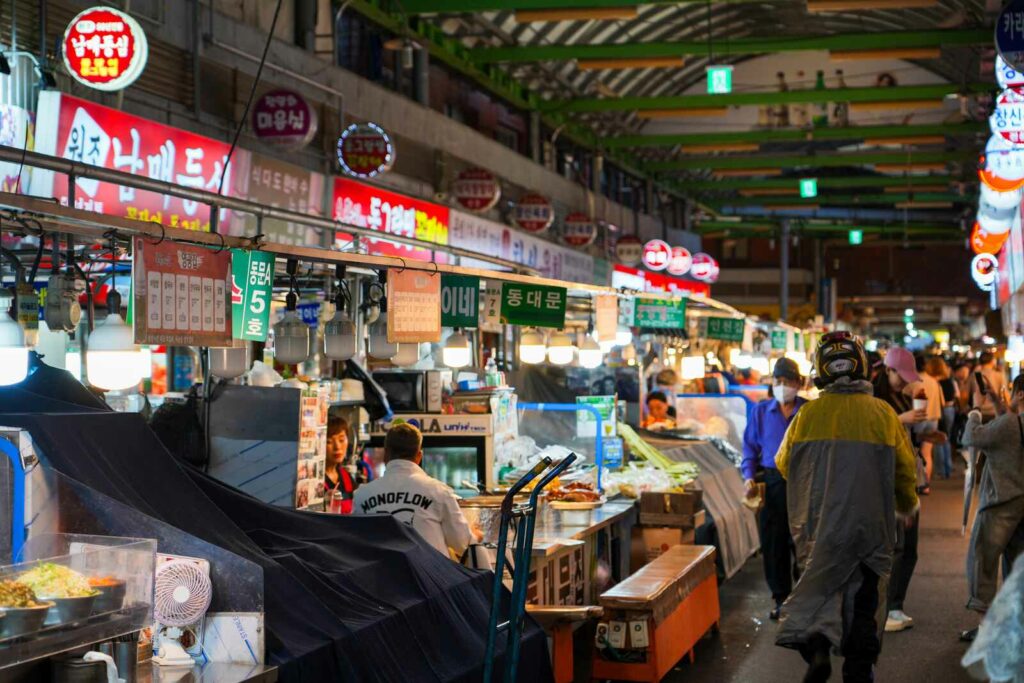 Gwangjang Market w Seulu, Korea Południowa.